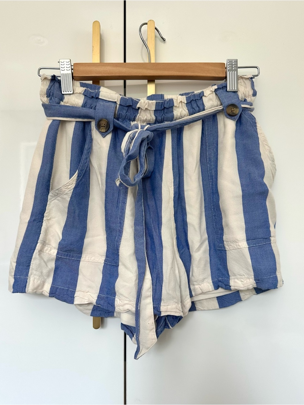 American Eagle Outfitters blue and white striped paperbag shorts